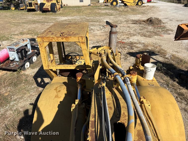 image for item ET7231 Caterpillar 631B water wagon