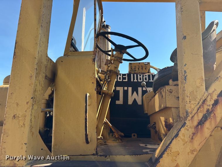 image for item ET7231 Caterpillar 631B water wagon