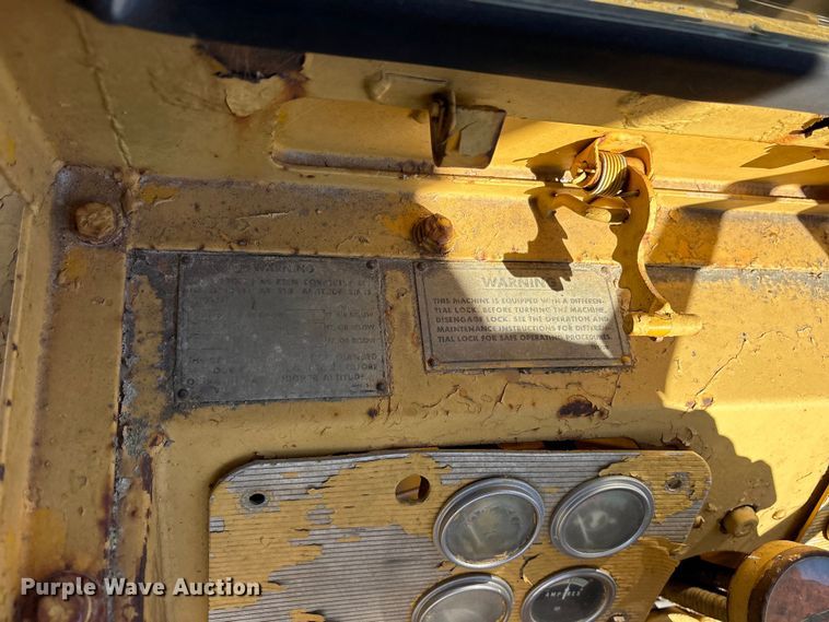 image for item ET7231 Caterpillar 631B water wagon