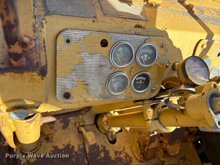 image for item ET7231 Caterpillar 631B water wagon