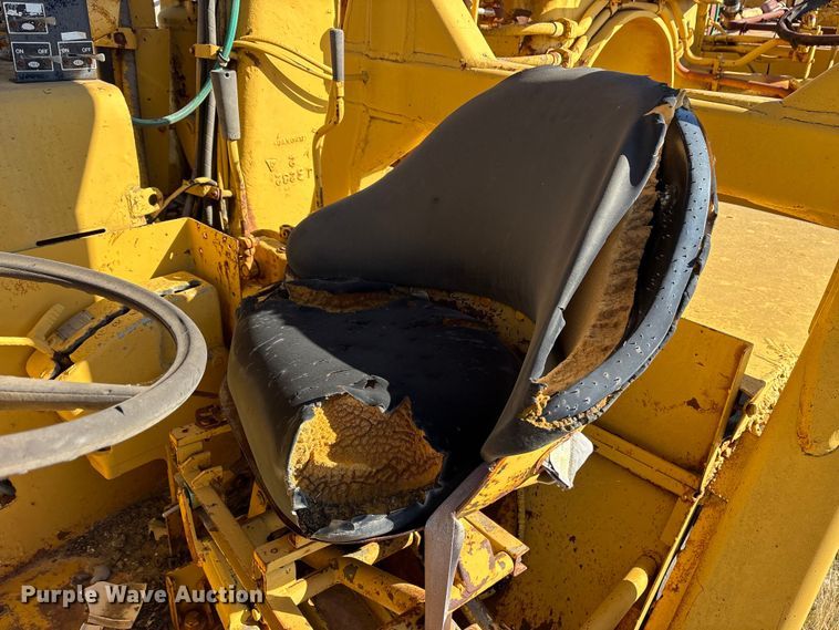 image for item ET7232 Caterpillar 631C conventional scraper 