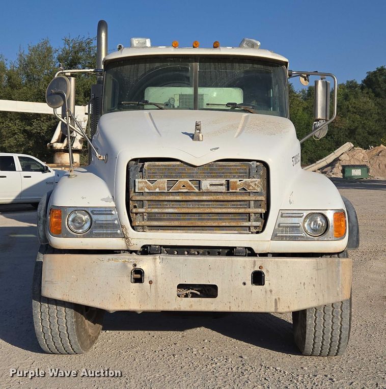 image for item EU3777 2005 Mack CV513 ready mix truck
