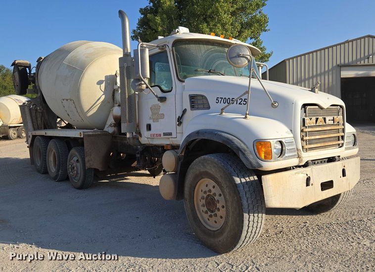 image for item EU3777 2005 Mack CV513 ready mix truck