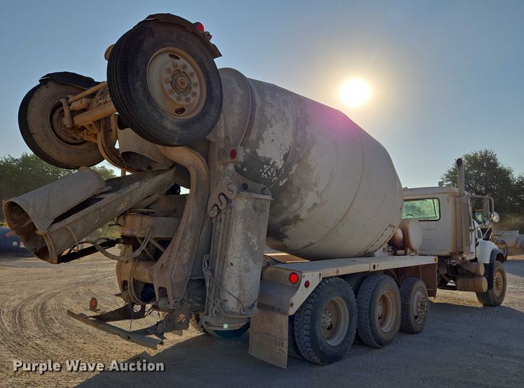image for item EU3777 2005 Mack CV513 ready mix truck
