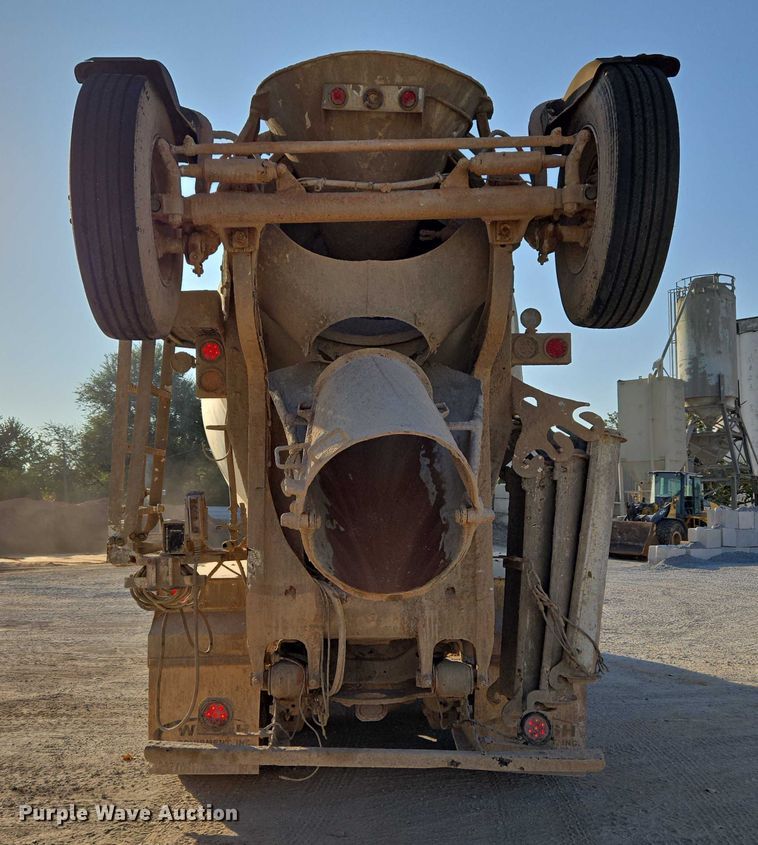 image for item EU3777 2005 Mack CV513 ready mix truck