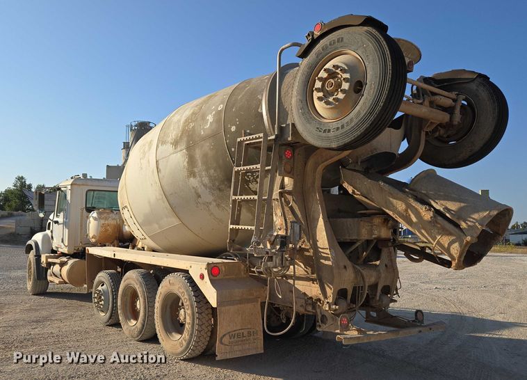 image for item EU3777 2005 Mack CV513 ready mix truck