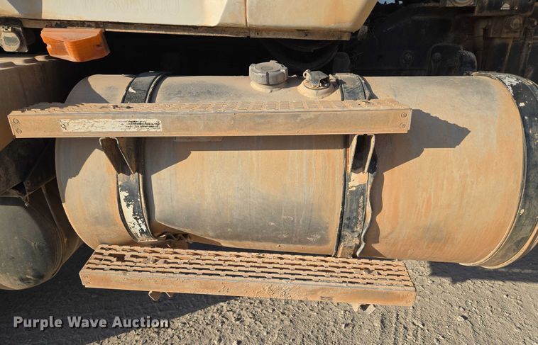 image for item EU3777 2005 Mack CV513 ready mix truck