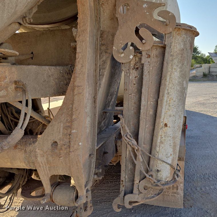 image for item EU3777 2005 Mack CV513 ready mix truck