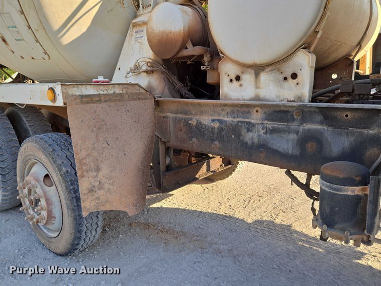 image for item EU3777 2005 Mack CV513 ready mix truck