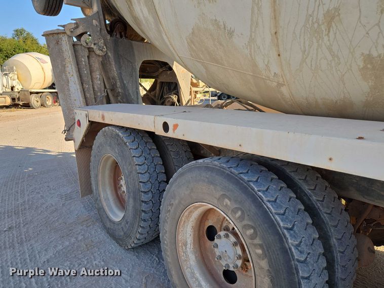 image for item EU3777 2005 Mack CV513 ready mix truck