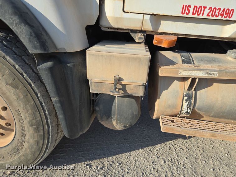 image for item EU3777 2005 Mack CV513 ready mix truck