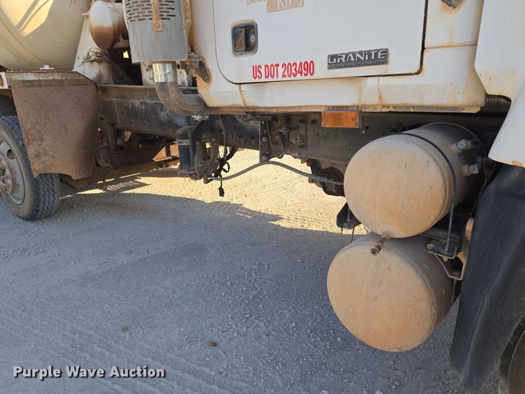 image for item EU3777 2005 Mack CV513 ready mix truck