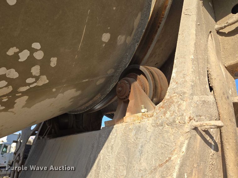 image for item EU3777 2005 Mack CV513 ready mix truck