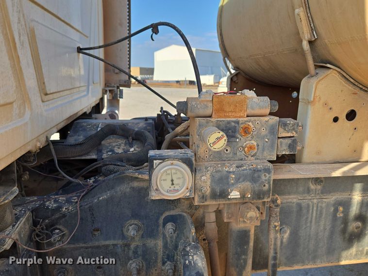 image for item EU3777 2005 Mack CV513 ready mix truck