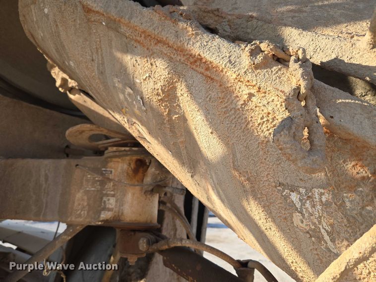 image for item EU3777 2005 Mack CV513 ready mix truck