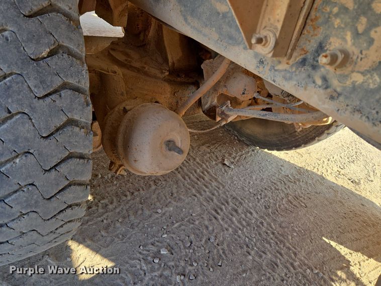 image for item EU3777 2005 Mack CV513 ready mix truck