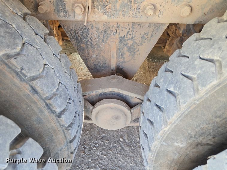 image for item EU3777 2005 Mack CV513 ready mix truck