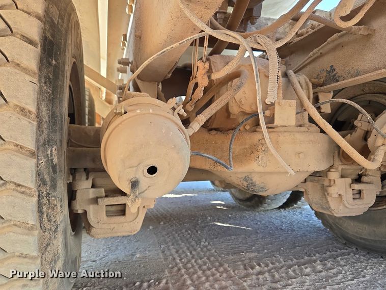 image for item EU3777 2005 Mack CV513 ready mix truck