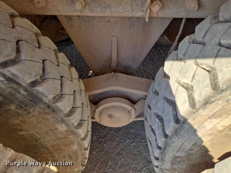 image for item EU3777 2005 Mack CV513 ready mix truck