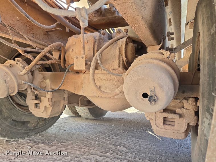 image for item EU3777 2005 Mack CV513 ready mix truck