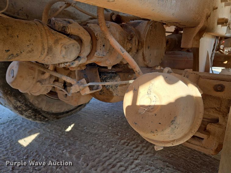 image for item EU3777 2005 Mack CV513 ready mix truck