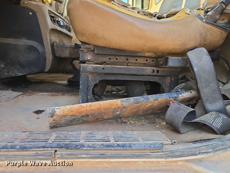 image for item EU3777 2005 Mack CV513 ready mix truck