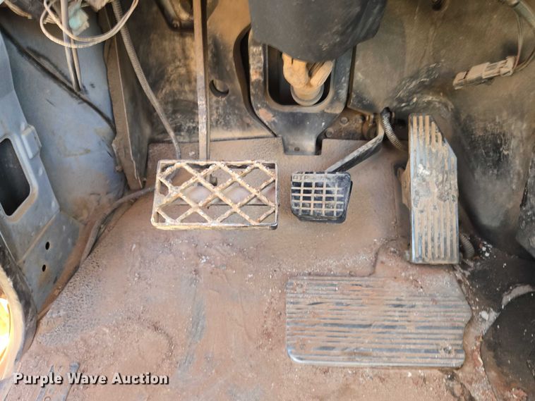 image for item EU3777 2005 Mack CV513 ready mix truck