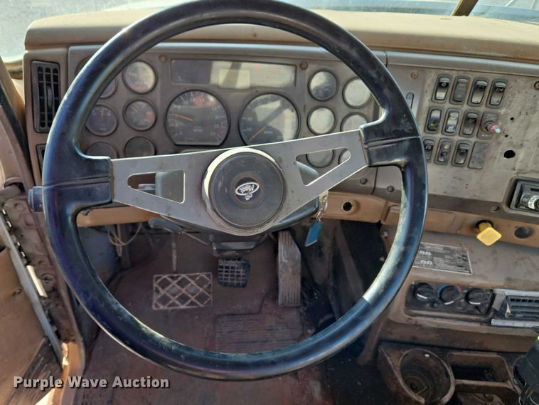 image for item EU3777 2005 Mack CV513 ready mix truck