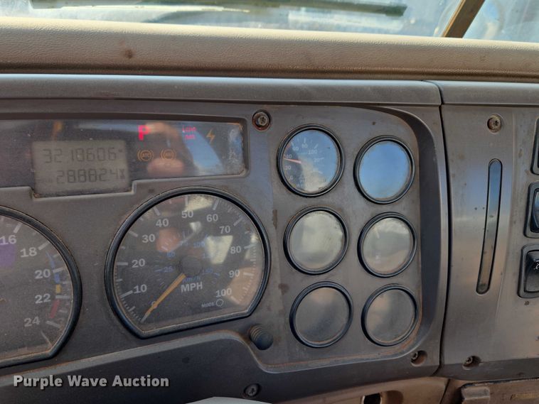 image for item EU3777 2005 Mack CV513 ready mix truck