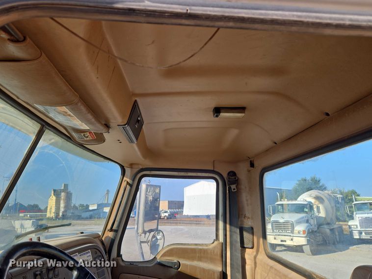 image for item EU3777 2005 Mack CV513 ready mix truck