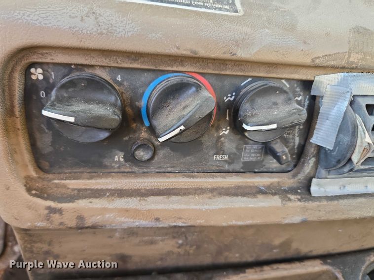 image for item EU3777 2005 Mack CV513 ready mix truck