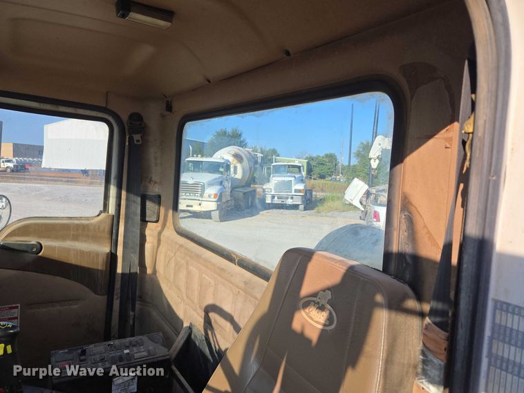 image for item EU3777 2005 Mack CV513 ready mix truck