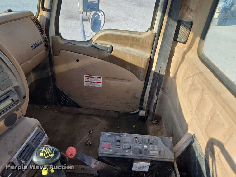 image for item EU3777 2005 Mack CV513 ready mix truck