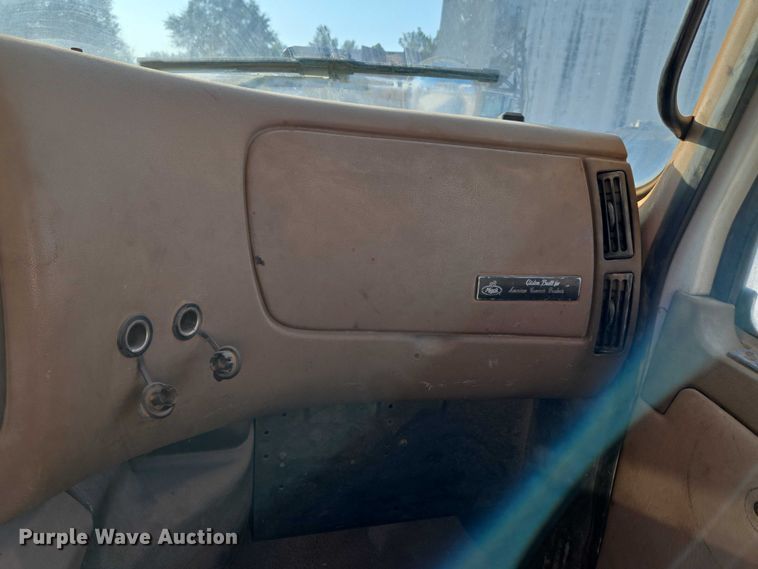 image for item EU3777 2005 Mack CV513 ready mix truck