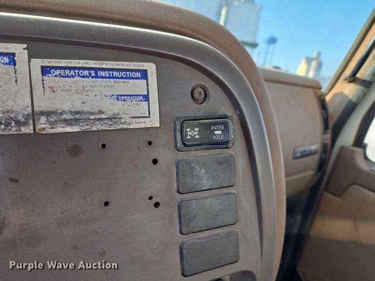 image for item EU3777 2005 Mack CV513 ready mix truck