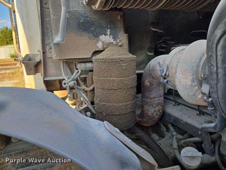 image for item EU3777 2005 Mack CV513 ready mix truck