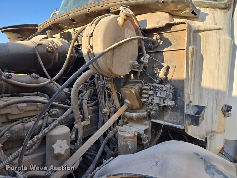 image for item EU3777 2005 Mack CV513 ready mix truck