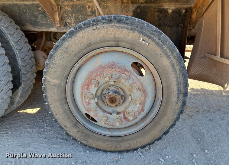 image for item EU3777 2005 Mack CV513 ready mix truck