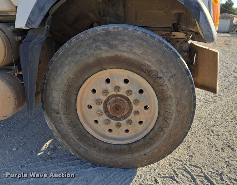 image for item EU3777 2005 Mack CV513 ready mix truck