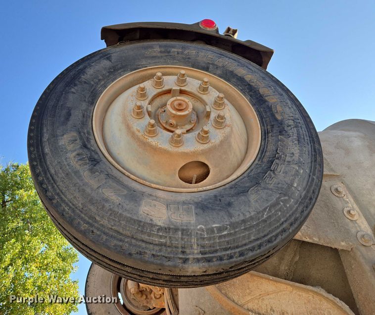 image for item EU3777 2005 Mack CV513 ready mix truck