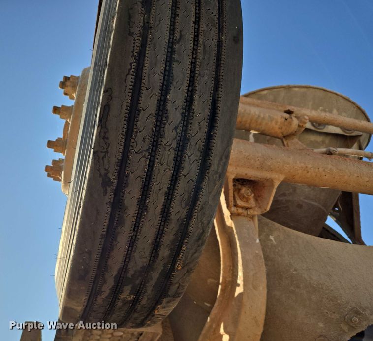 image for item EU3777 2005 Mack CV513 ready mix truck