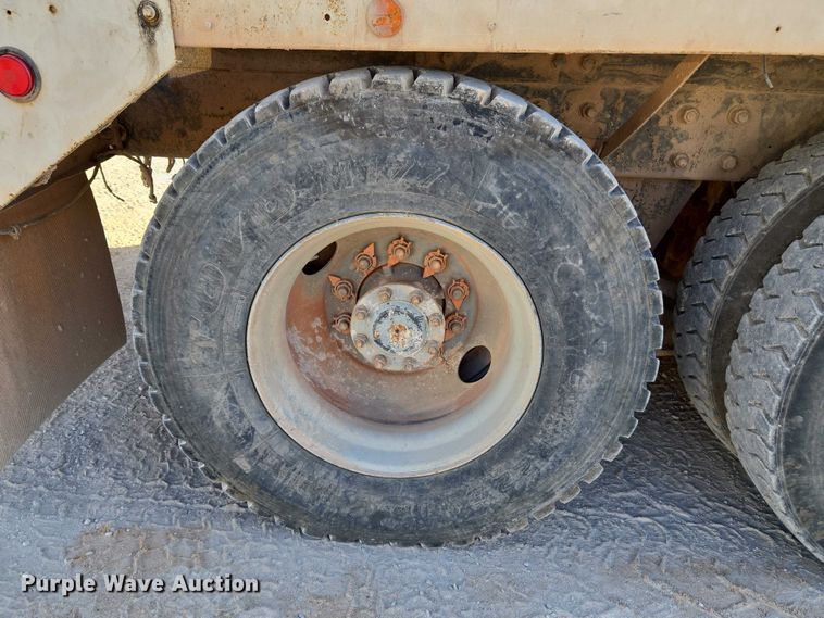 image for item EU3777 2005 Mack CV513 ready mix truck