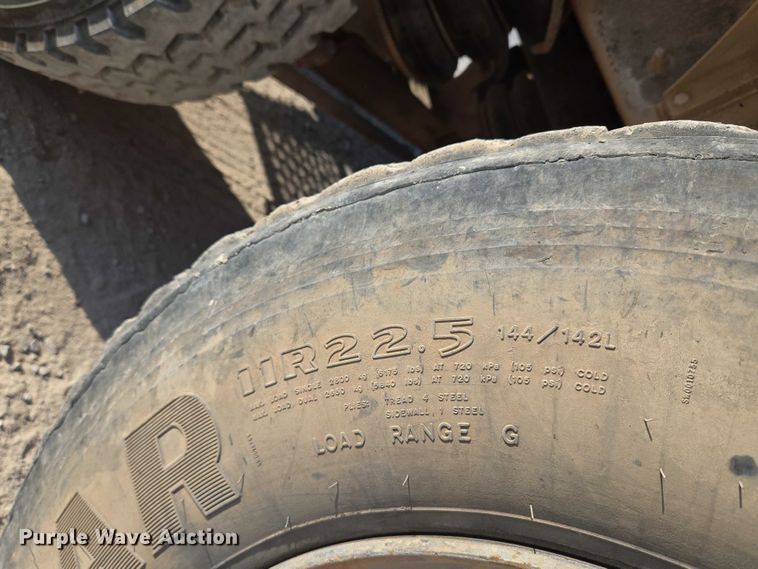 image for item EU3777 2005 Mack CV513 ready mix truck