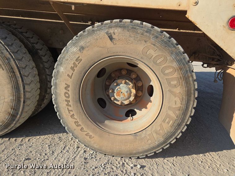 image for item EU3777 2005 Mack CV513 ready mix truck