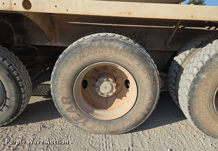 image for item EU3777 2005 Mack CV513 ready mix truck