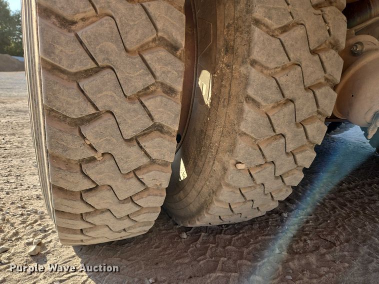 image for item EU3777 2005 Mack CV513 ready mix truck