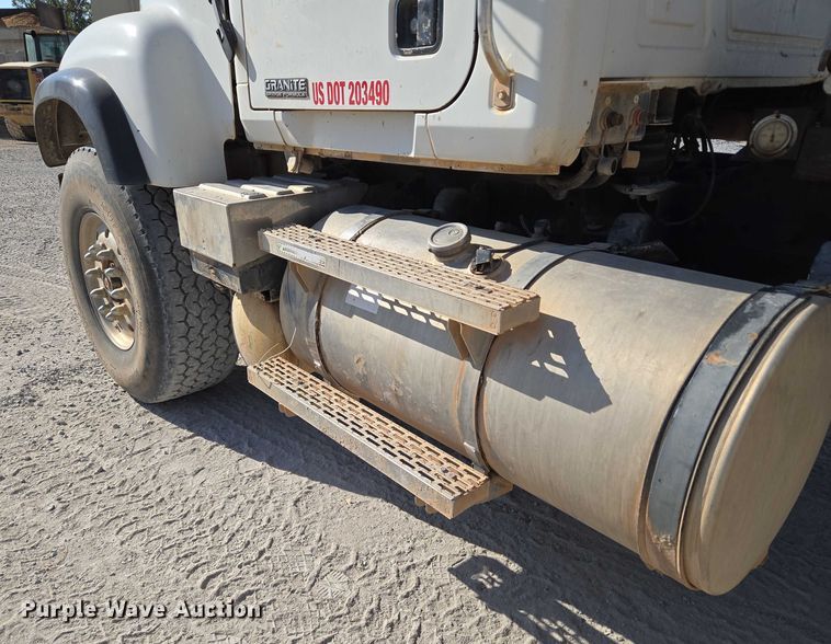 image for item EU3778 2006 Mack CV ready mix truck