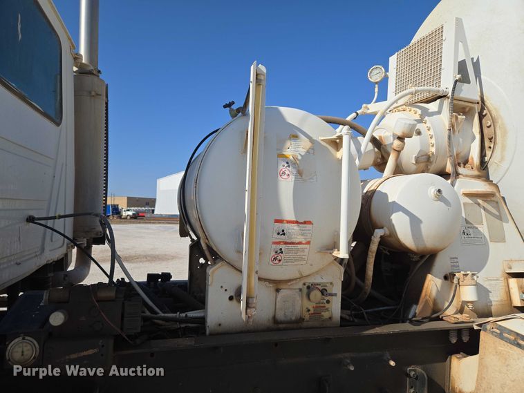 image for item EU3778 2006 Mack CV ready mix truck