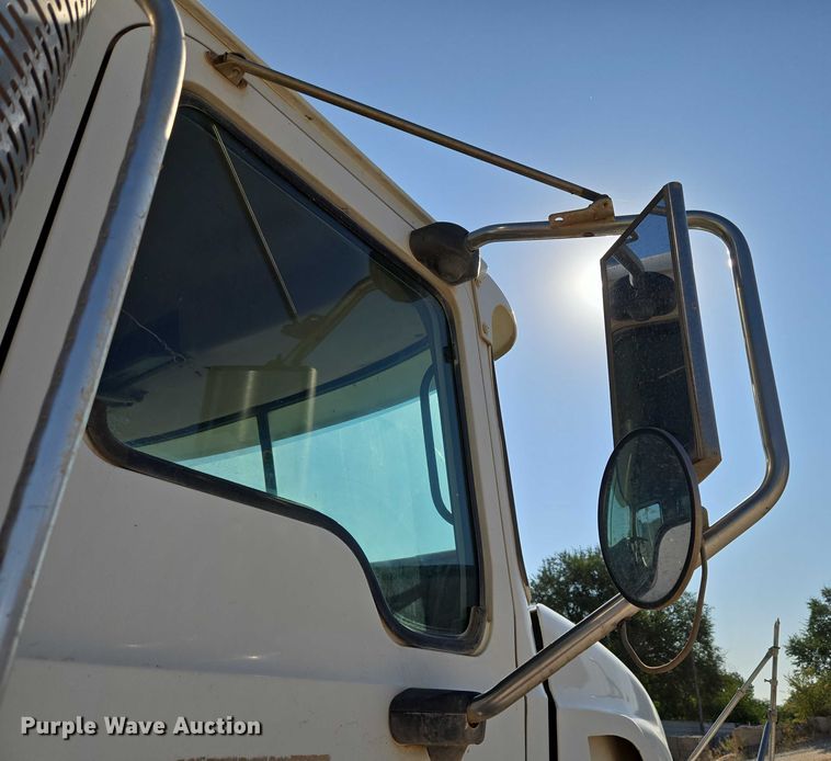 image for item EU3778 2006 Mack CV ready mix truck