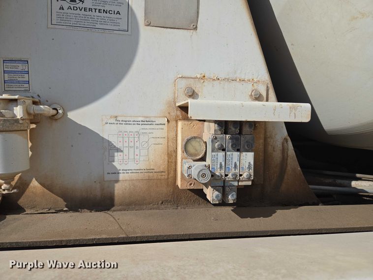 image for item EU3778 2006 Mack CV ready mix truck